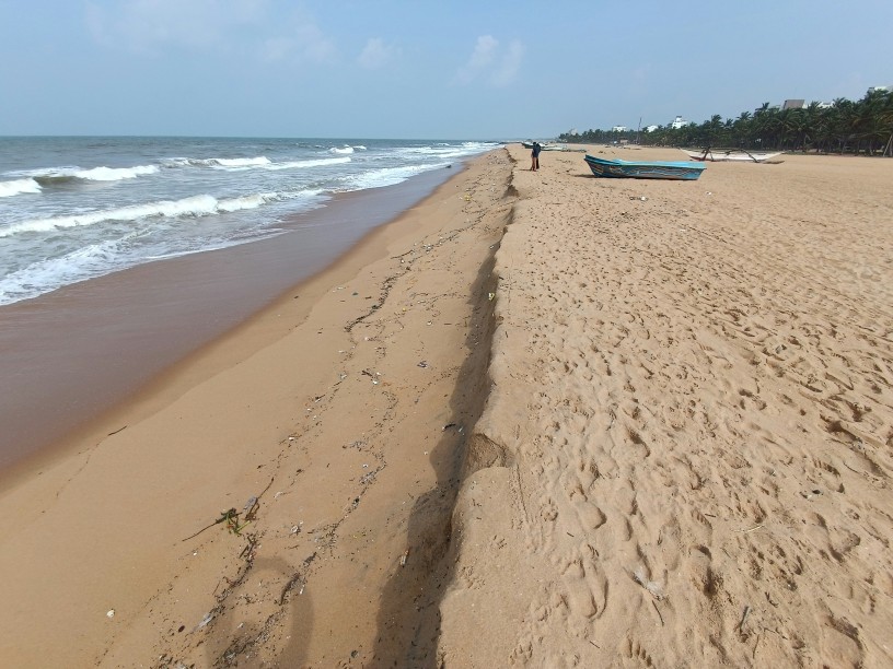 Sand between your toes, not tourists. Puthenthope Beach is Kerala’s best-kept chill zone.