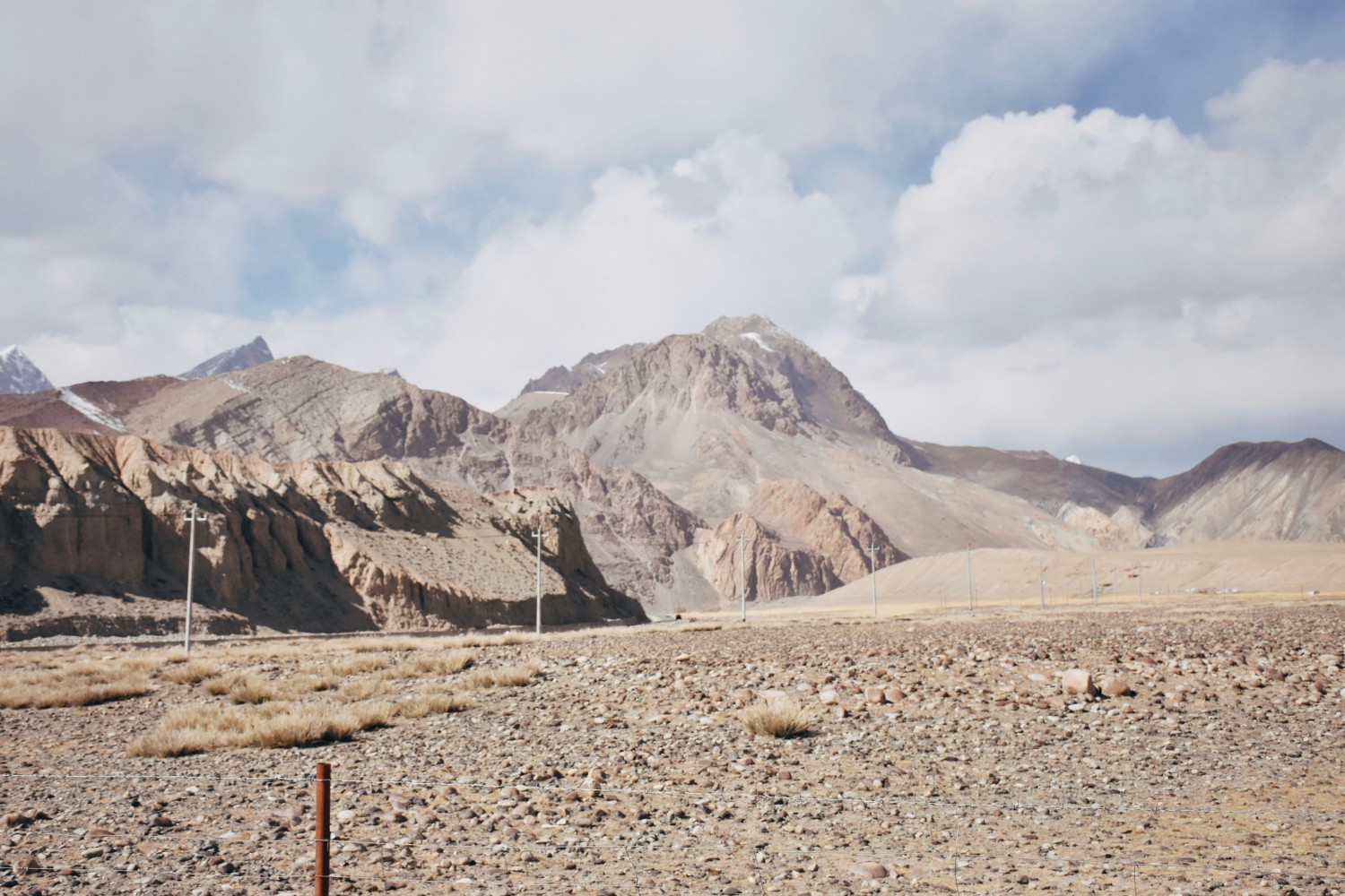 Magnetic Mirage of the Mountains