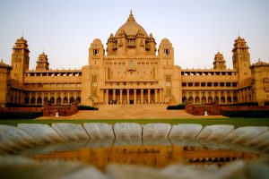 The magnitude of the Umaid Bhavan palace and it’s reflection in the water captured the whole ambience.
